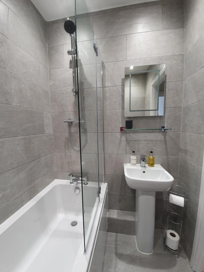 Park View Two-Bedroom Apartment Bath Luaran gambar