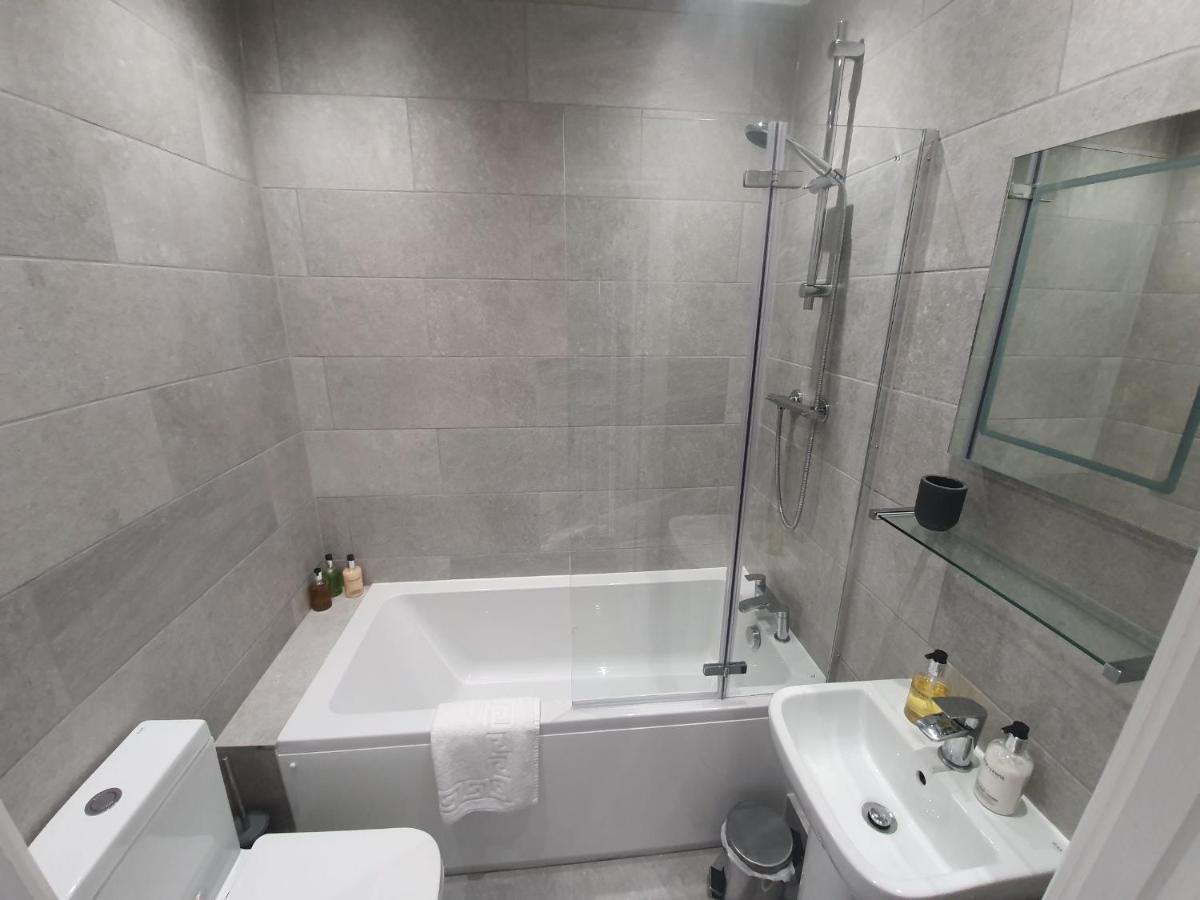 Park View Two-Bedroom Apartment Bath Luaran gambar